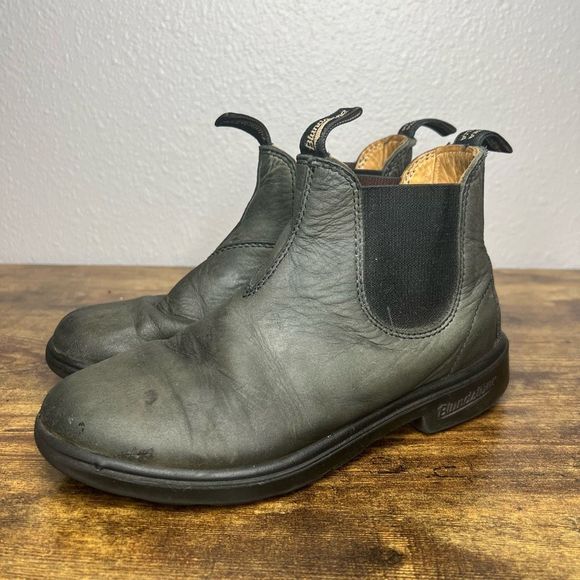 Blundstone Shoes - Blundstone Chelsea Boots in Rustic Black
